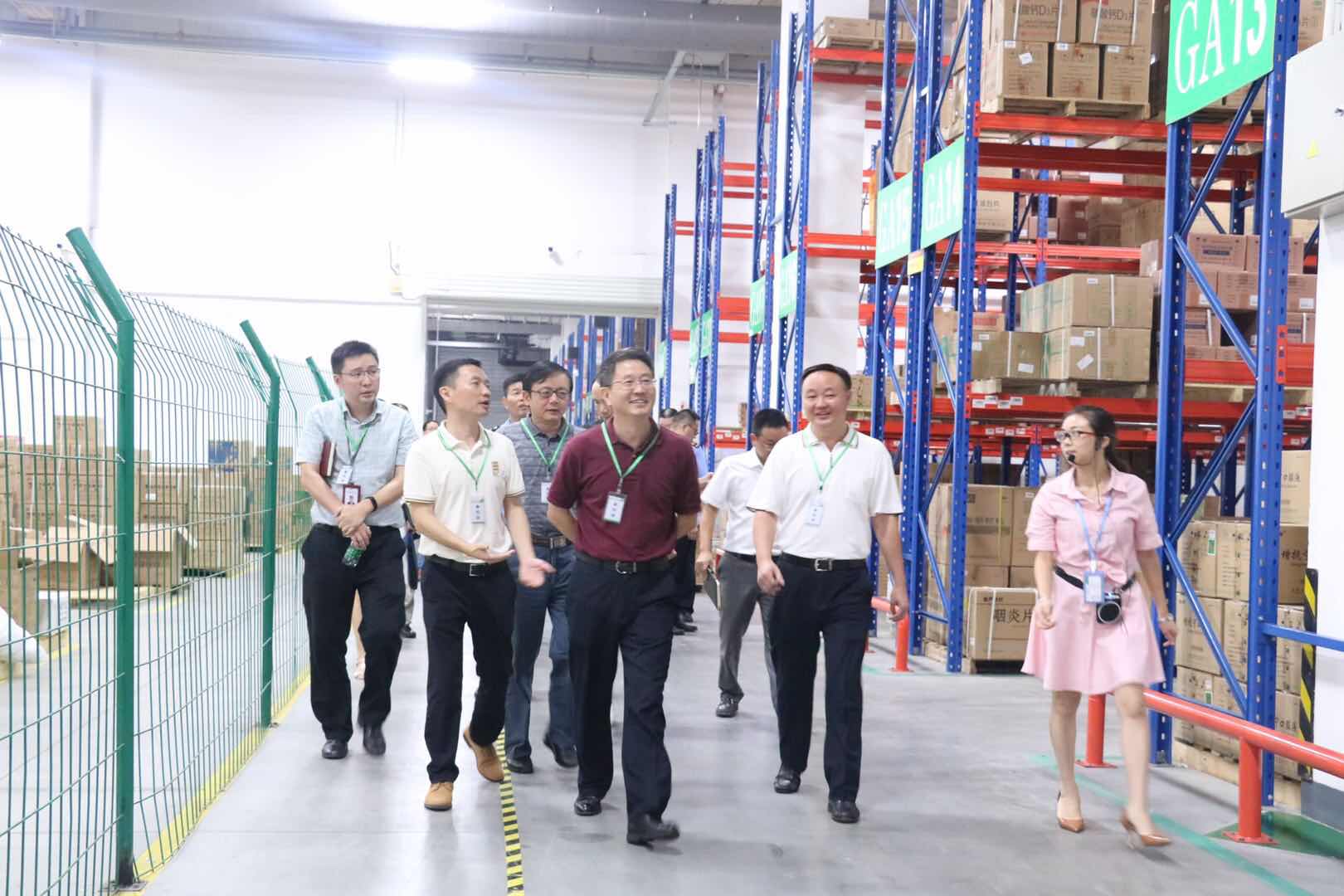 四川省食药监局局长鞠波一行考察调研皇家国际官网药业